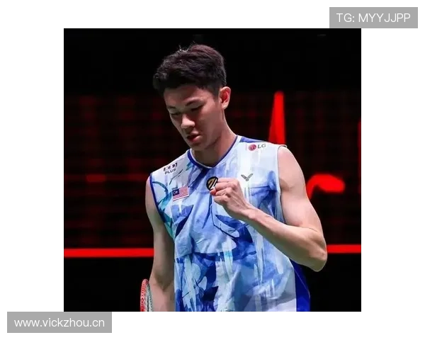 李梓嘉的私服也太夸张了，我的钱包都想逃跑